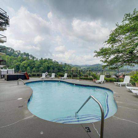 Stylish Gatlinburg Condo With Pool Walk Downtown! Εξωτερικό φωτογραφία